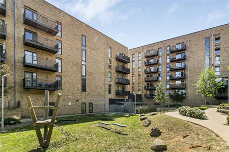 13 Atkins Square, Dalston Lane, Hackney, London, E8 1FA - Photo 4