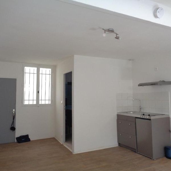 Location Appartement 1 pièce 25m² DRAGUIGNAN 83300 - Photo 1