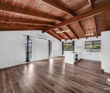 Spacious & Low set Family Home on 957mÂ² Block - Photo 3