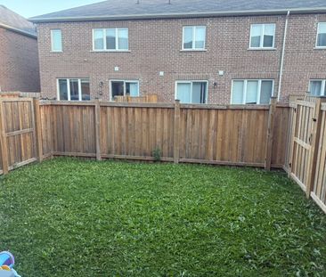 For Lease - 100 Leiterman Drive, Milton, Ontario - Photo 6