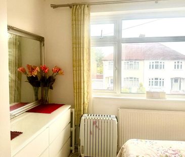 1 bedroom in a house share to rent - Photo 3