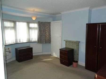 3 bedroom semi-detached house to rent - Photo 3