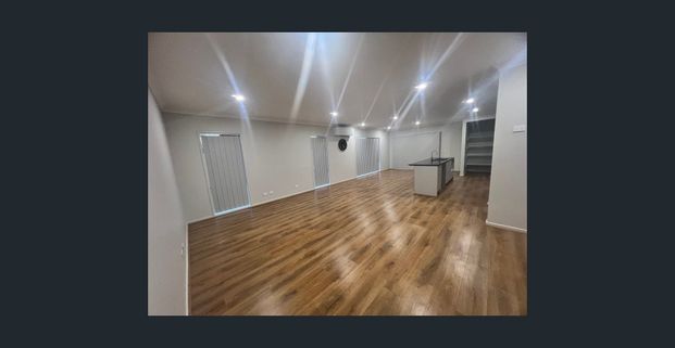 4 Bedrooms Modern & Brand new Home near Woolies - Photo 1