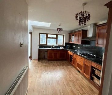 1 bedroom in a flat share to rent - Photo 5