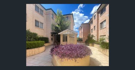 3 bedroom apartment at great location - Photo 2