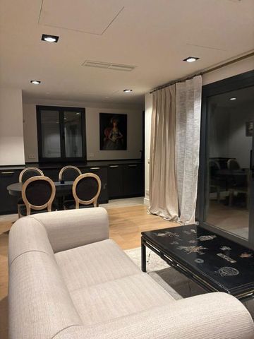 2 room luxury penthouse for rent in Madrid, Spain - Photo 2