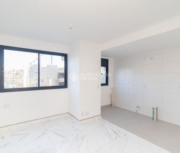 Apartamento com 2 quartos e 45m² para alugar em Lomba do Pinheiro, ... - Photo 3