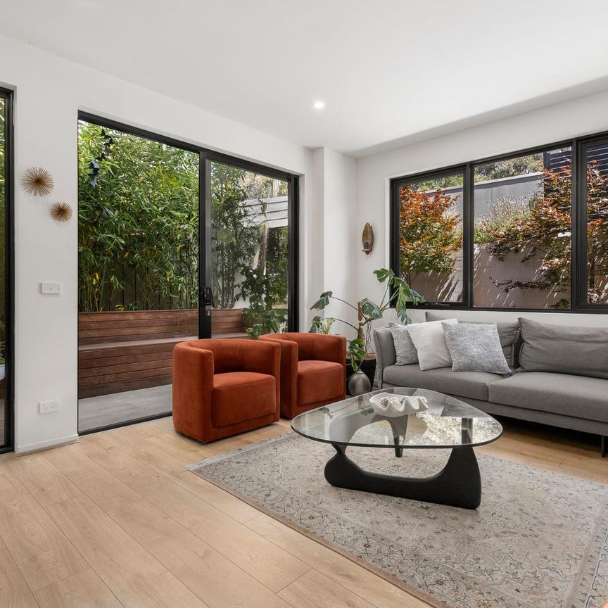 Stylish & Sophisticated Living in the Exclusive Wembley Gardens Estate - Photo 1