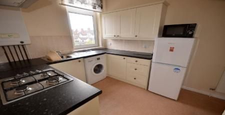 1 bedroom Flat To Let - Photo 4