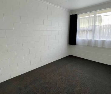 Spacious two bedroom unit - Photo 4