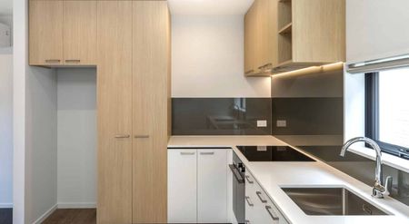 Fresh Townhouse In Great Location! - Photo 3