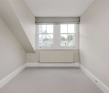 A beautiful five bedroom house on Balliol Road - Photo 2