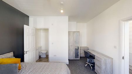 Double room with en-suite - £650pcm, deposit £650 in shared house : £600 per month - Photo 4