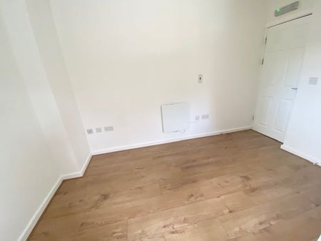 Buckingham Road, Milton Keynes, Bletchley - Photo 2