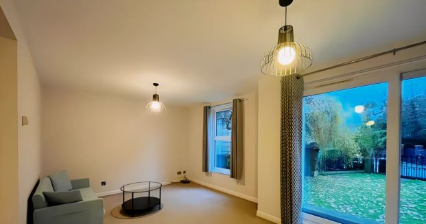 2 bedroom 2 bathroom - Photo 1