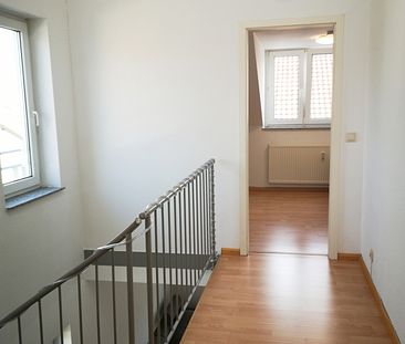 Helle, offene 3,5-Zimmer-Maisonette-Wohnung in Karsau mit Balkon und Tiefgaragenstellplatz! - Foto 2