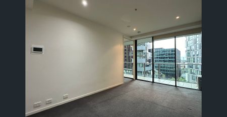 Living by the Harbour - Photo 2