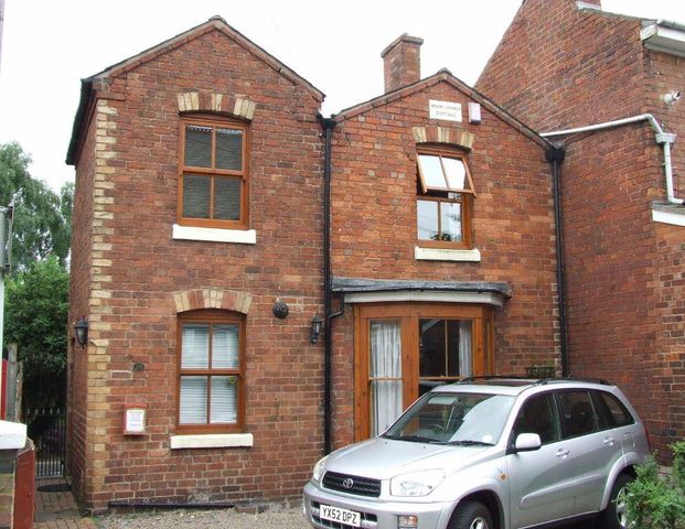 2 bedroom terraced house to rent - Photo 1