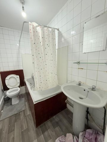Two bedroom Ground Floor Flat close to seven king station-1850 - Photo 3
