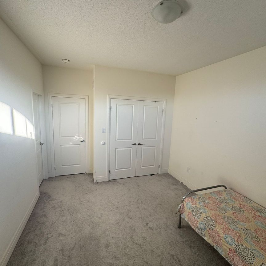 For Lease - 8 Unwind Crescent Unit# (Upper Level), Brampton, Ontario - Photo 1