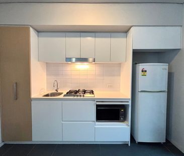 Entry via Broadoaks Street - Photo 3