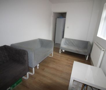 6 bedroom terraced house to rent - Photo 1