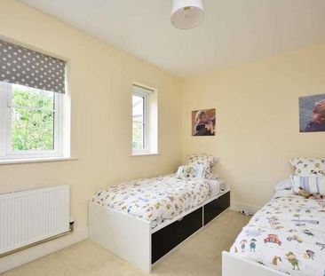 Epsom Road, Merrow, GU1 - Photo 2