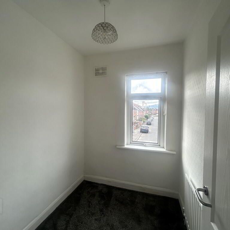 81 Strandburn Drive, Sydenham, Belfast, BT4 1NB - Photo 1