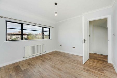 Ashley Drive, Twickenham, TW2 - Photo 4