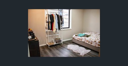 Renovated 3 bedroom home - Photo 2