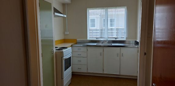 Bottom floor Flat - Photo 2