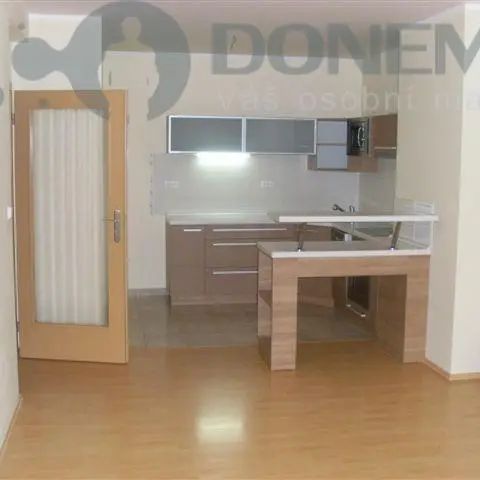 Pronájem bytu 2+KK na ulici Na Honech ve Zlíně. - Photo 1