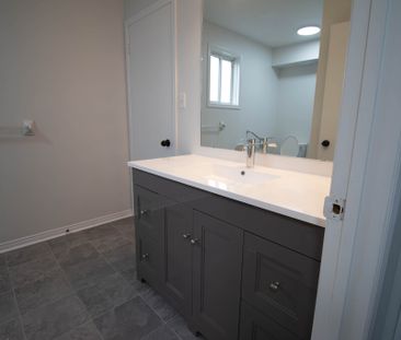 33 Canal Bank St, Welland - 2 Bedroom Apartment - Photo 1