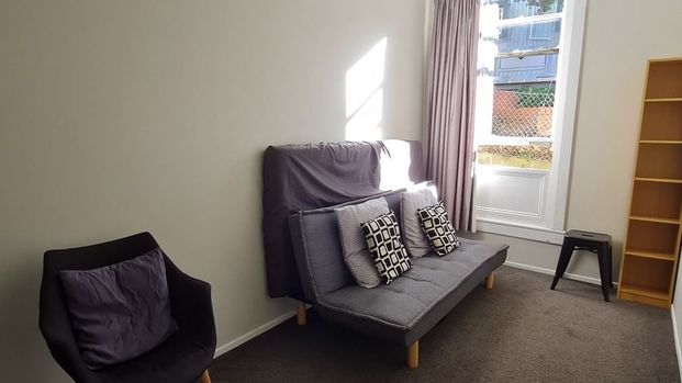 City Oasis: Stylish Apartment Retreat! - Photo 1