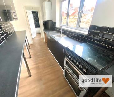 2 bedroom terraced house to rent - Photo 4