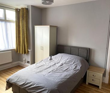 1 bedroom in a house share to rent - Photo 4