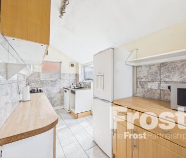 London Road, Slough, Berkshire,SL3 - Photo 3