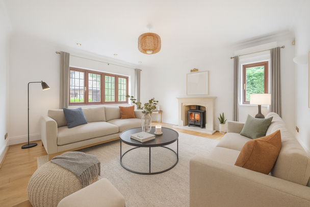 5 bedroom detached house to rent - Photo 1