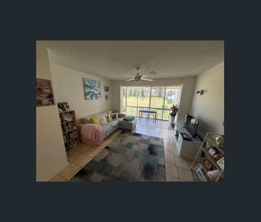 2 BEDROOM UNIT IN SURFERS PARADISE - Photo 1