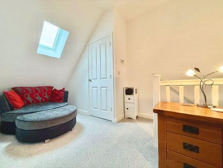 3 bedroom end of terrace house to rent - Photo 5