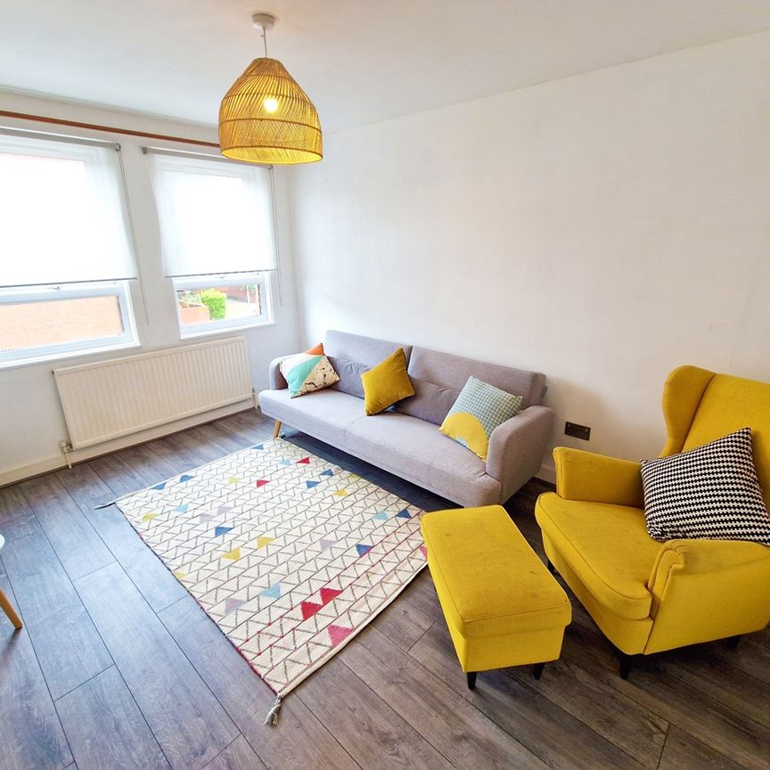 3 Bed Maisonette, Foundry Lane, M4 - Photo 1
