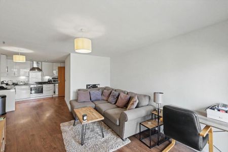 2 bedroom flat to rent - Photo 2