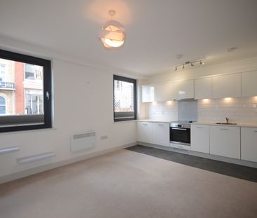 1 bedroom studio to rent - Photo 2