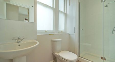 Charing Cross Road, Covent Garden, WC2H - Photo 4