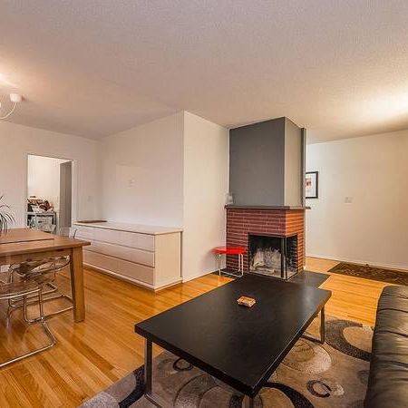 Great Three Bedroom, Super Close to UVic, May 1, 25 to April 30, 26 - Photo 3