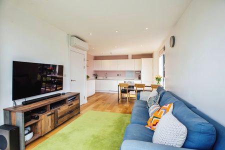 2 Bed Flat, Waleorde Road, SE17 - Photo 2