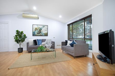 Three Bedroom Family Home - Photo 4