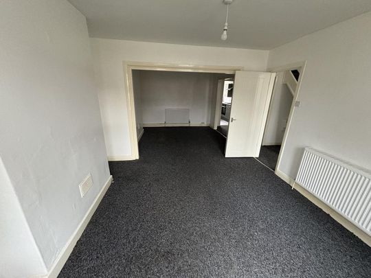3 bedroom end of terrace house to rent - Photo 1