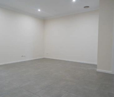 “Spacious Family Home in Prime Tarneit” - Photo 6