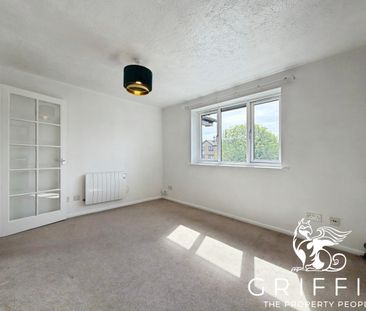 Chestnut Road, Vange, Basildon, SS16 - Photo 2